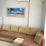 Leko\'S Apt 105